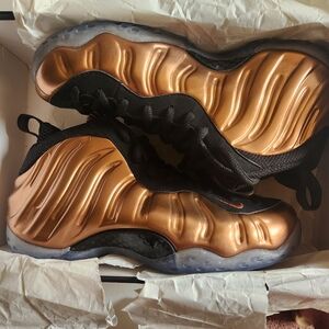 2017 Nike Air Foamposite One Metallic Copper Size 7M 8.5w